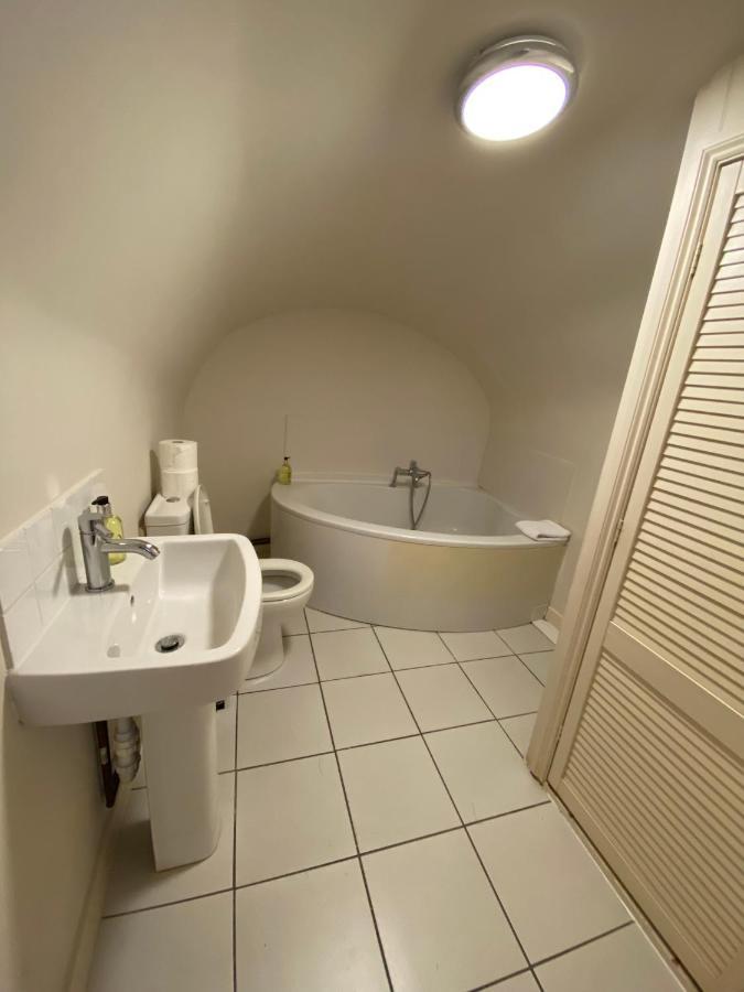 Stylish Maisonette And Studio In Victoria London Værelse billede